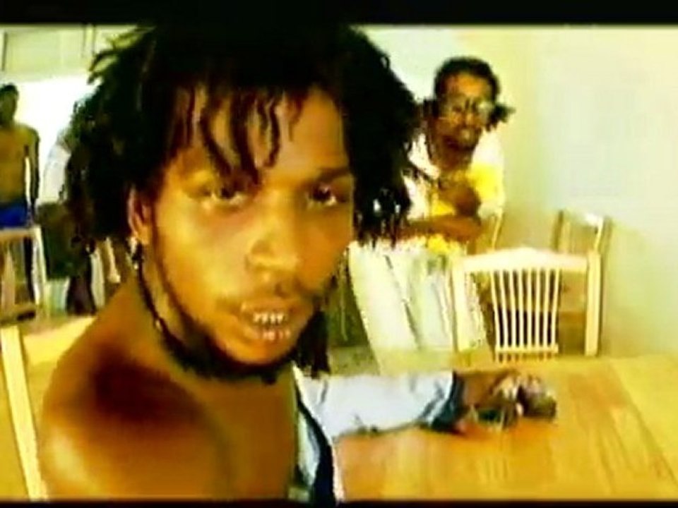 TIWONY & TYPICAL FEFE - UNE PENSEE