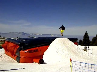 VID-20110305-00008