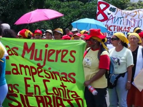 Mujeres con la dignidad rebelde, luchemos por nuestros derechos !!!