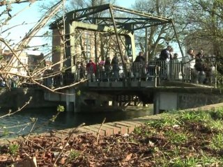 Marche silencieuse à Lille en hommage aux disparus de la Deûle