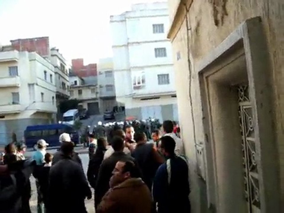 قمع مظاهرات طنجة جزء 2 - 6 مارس 2011