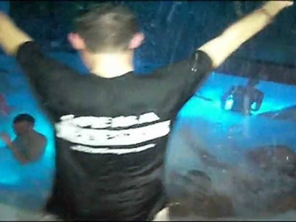 LIFE IS A PARTY ORGANISE UN SKI FIESTA!!