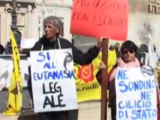 Radicali in piazza: 'No agli aguzzini con i sondini'
