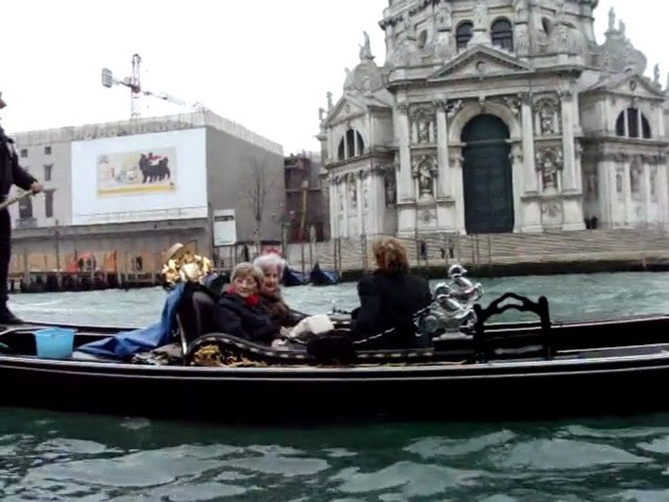 CARNAVAL DE VENISE  28 février 2011  BALLADE EN GONDOLE (2)