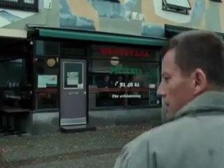 Arı Kovanına Çomak Sokan Kız Fragmanı