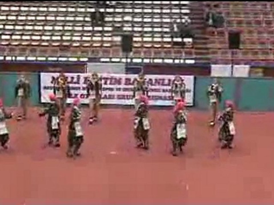 Ali Kale İlköğretim Okulu Halk Oyunları Ekibi