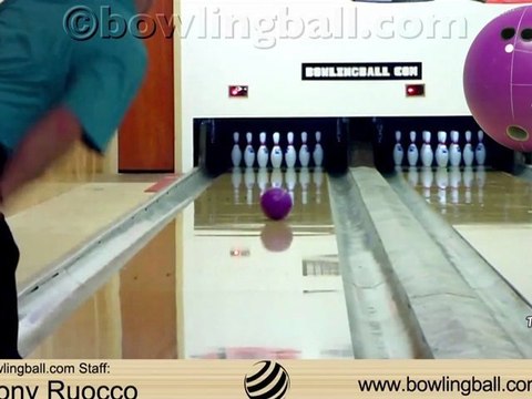 900 Global The Eagle Bowling Ball by Tony Ruocco