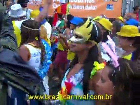 Rio 2011 Carnival Marching Band: Samba Dancing, ...