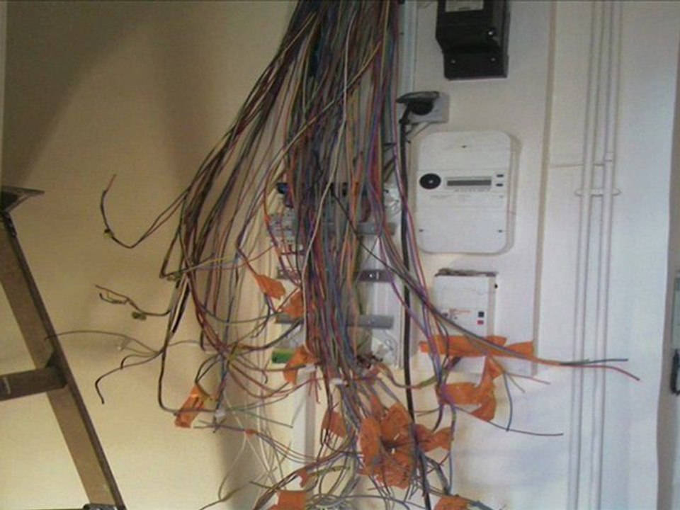 ELECTRICIENS MANDELIEU/www.les-artisans-de-cannes.com