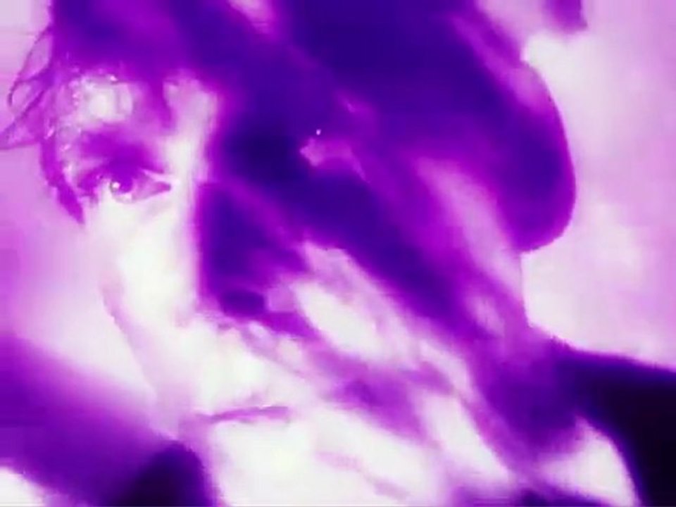 Keep Shelly In Athens : 'Hauntin' Me'