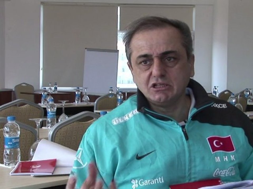 Einsam in der Männerdomäne: Schiedsrichterinnen in der Türkei