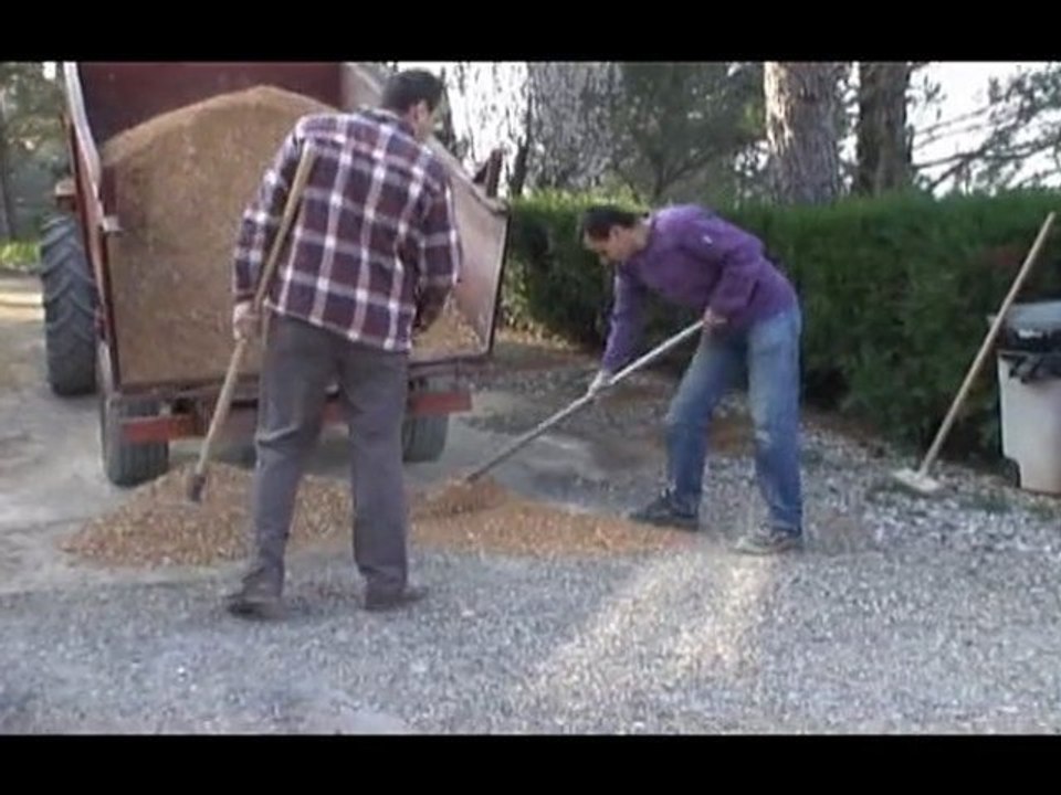 En tracteur sur le chemin