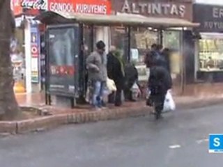 Silivri'de kar yağışı aralıklarla devam ediyor