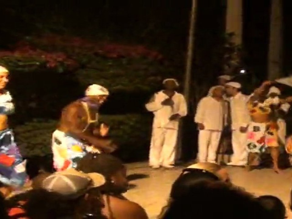 STAGES SALSA DANSACUBA WWW.DANSACUBA.COM  PARTAGEZ AVEC NOUS CE MAGNIFIQUE SPECTACLE DE JOHNSON ET SA TROUPE  KOKOYE  .