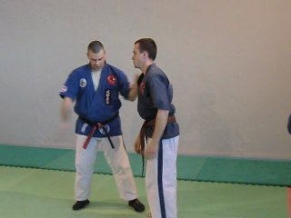 KO de Graham DYBALL sur Rene BANYOLS lors d'un bunkaï DKI