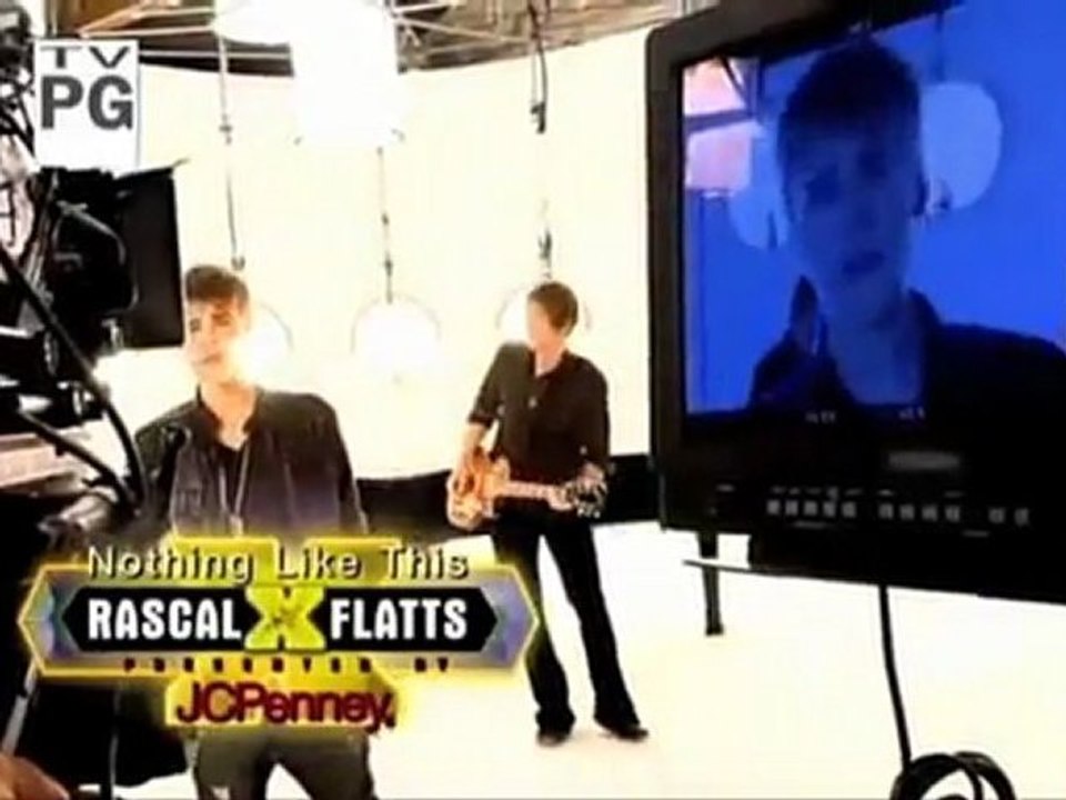 Justin Bieber Ft. Rascal Flatts - That Should Be Me+DL Clip