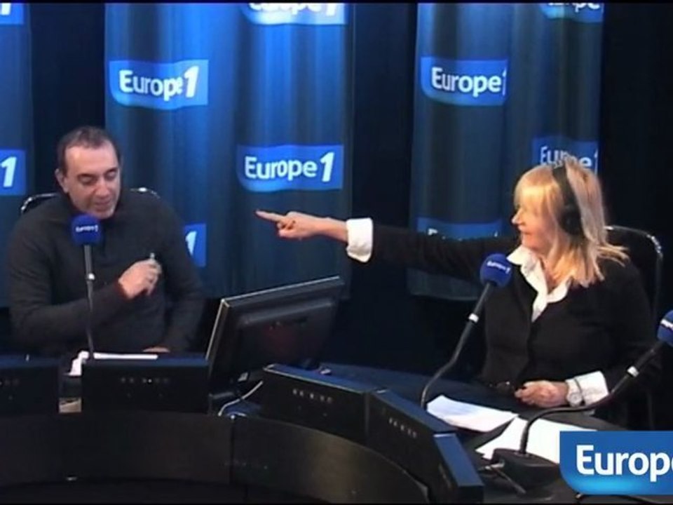 Julie aux commandes du Grand Direct des Médias