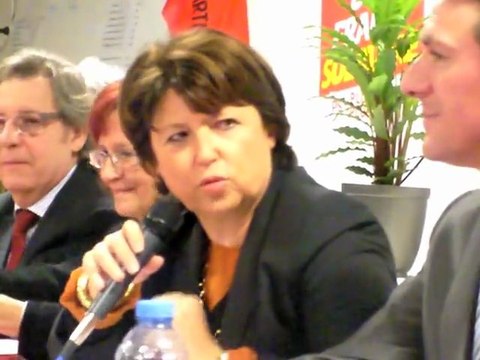 Cantonales : Martine Aubry en campagne à Cambrai
