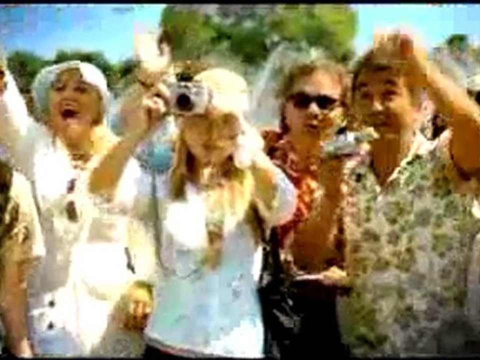 THY Reklam Filmi - Dünyada Bir Dev Dolasiyor