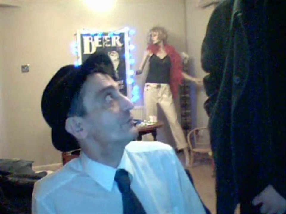 Sans queue ni tete  !! humour gay de Christophe Tixier