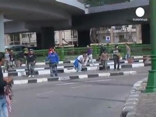 Egypt: Rival groups clash in Cairo's Tahrir Square