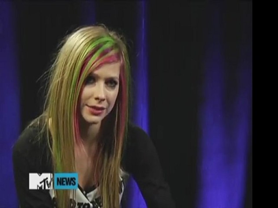 Avril Lavigne Interview - Extended Play, MTV (March, 8)