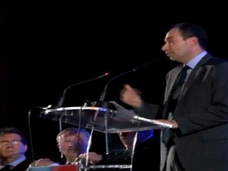 Copé : "Je propose une carte d'honneur à Arnaud Montebourg"
