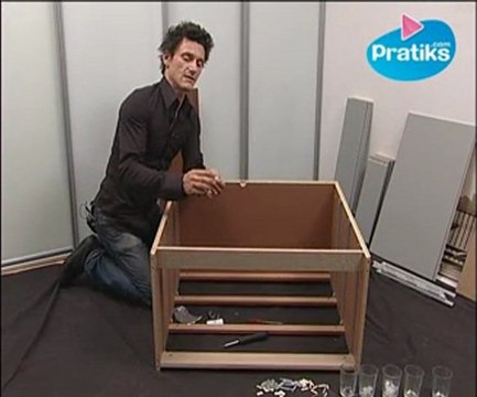 Comment assembler la commode 3 tiroirs MALM d'IKEA - 3/6