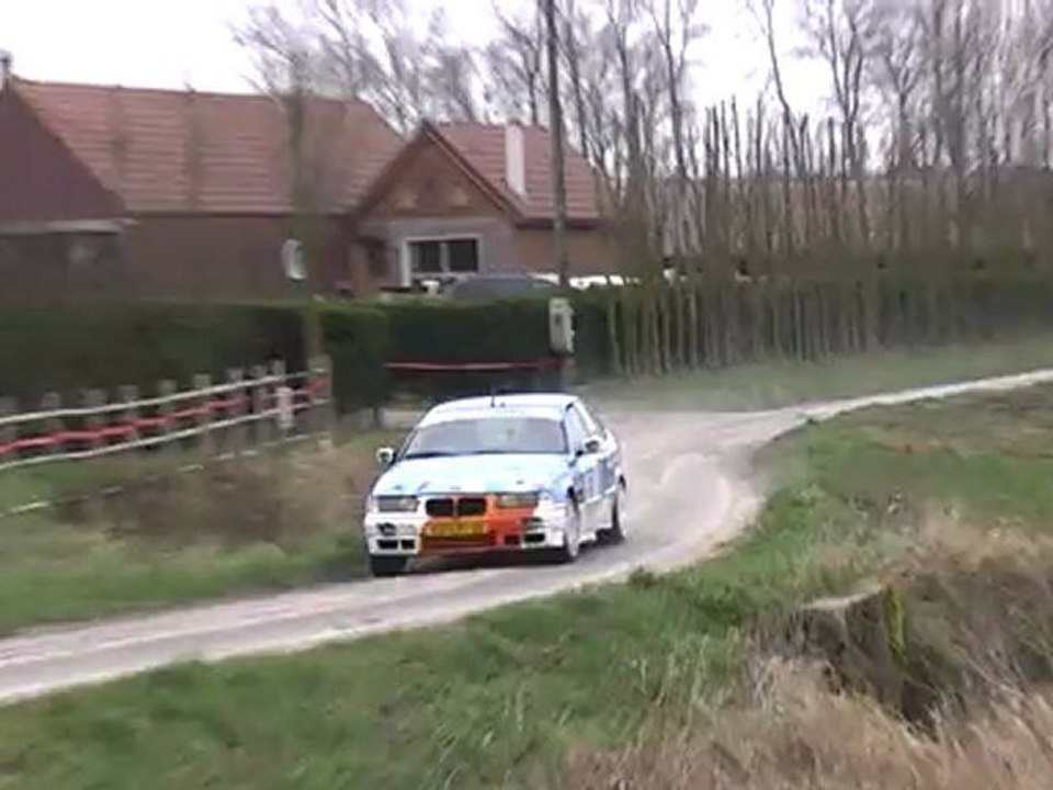 Yannick DELESALLE & Gérard TANCRE rallye des RdN 2011 / ES1