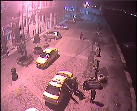 Sizce Bir bayan geri viteste ne zaman durur?