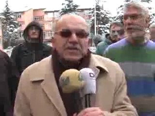 Rektör İstifa Edince Davul Zurna Eşliğinde Göbek Attılar