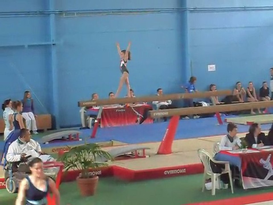 Eline competion gym - POUTRE [27-02-11]