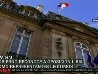 Francia reconoce como autoridad a rebeldes libios