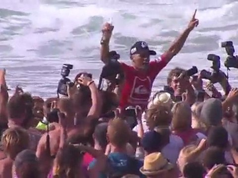 Quik Pro Gold Coast finals, Kelly does it again