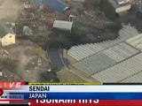 Lo tsunami si abbatte su Sendai (Giappone)
