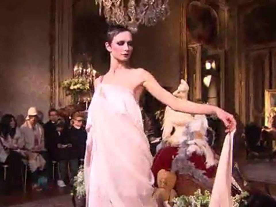 John Galliano Fall 2011 Fashion Show (full)