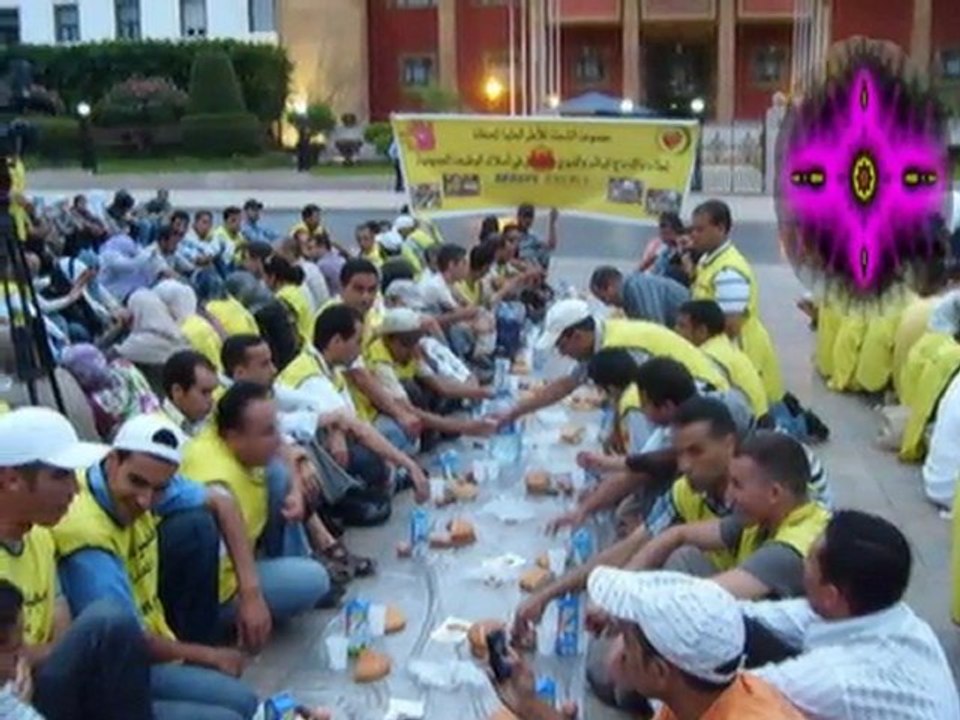أنشودة الطرابيش الحمر