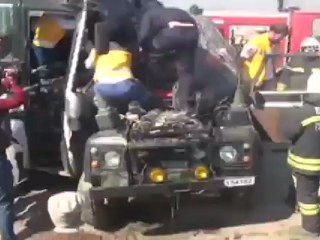 ASKERİ ARAÇLA MİNİBÜS ÇARPIŞTI