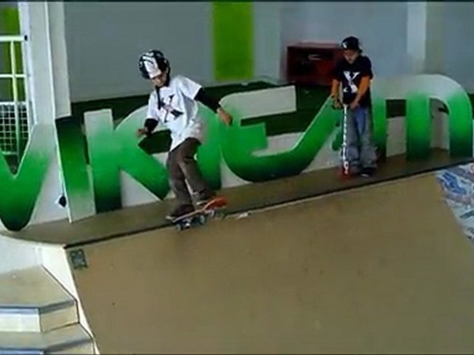 XPLICITRIDING. & VIKTEAM PROSHOP...PRESENT RIDERS KIDS 2011