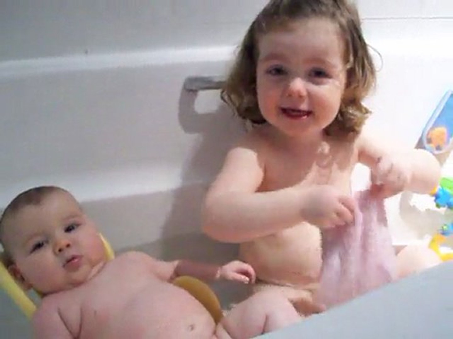 Bain Des Filles 2 Video Dailymotion