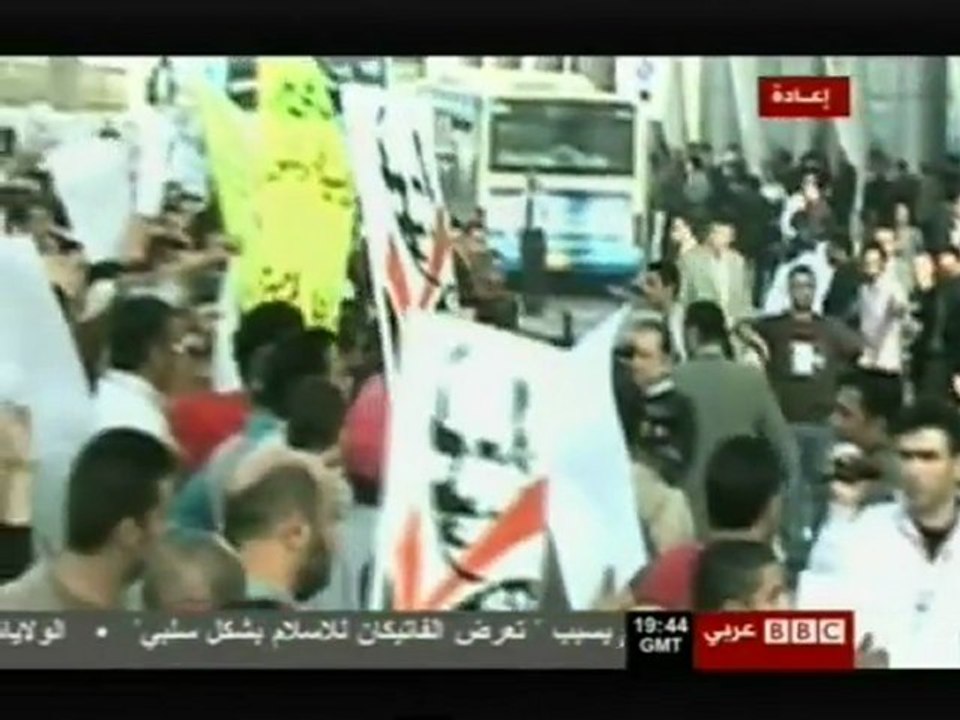 دور الجيش التونسي في الثورة والجيش المصري؟