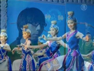 Chinese Student Enjoys Shen Yun in Clemont Ferrand France