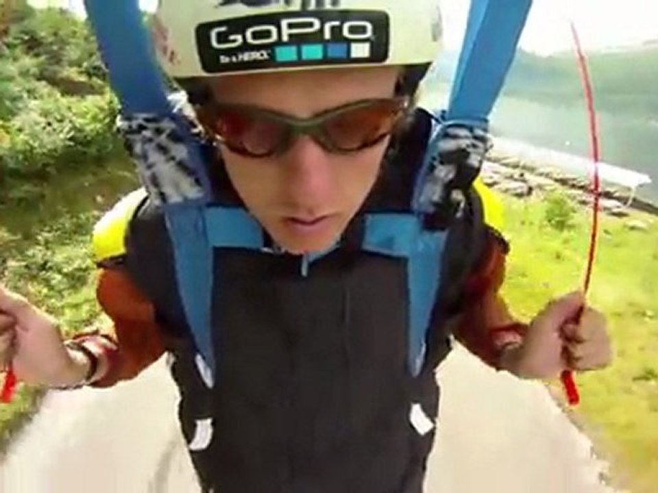 Headcam Human Flight - World Base Race 2010 with Neil Amonson