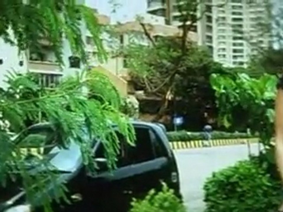Mumbai Mast Kallander (2011)-005