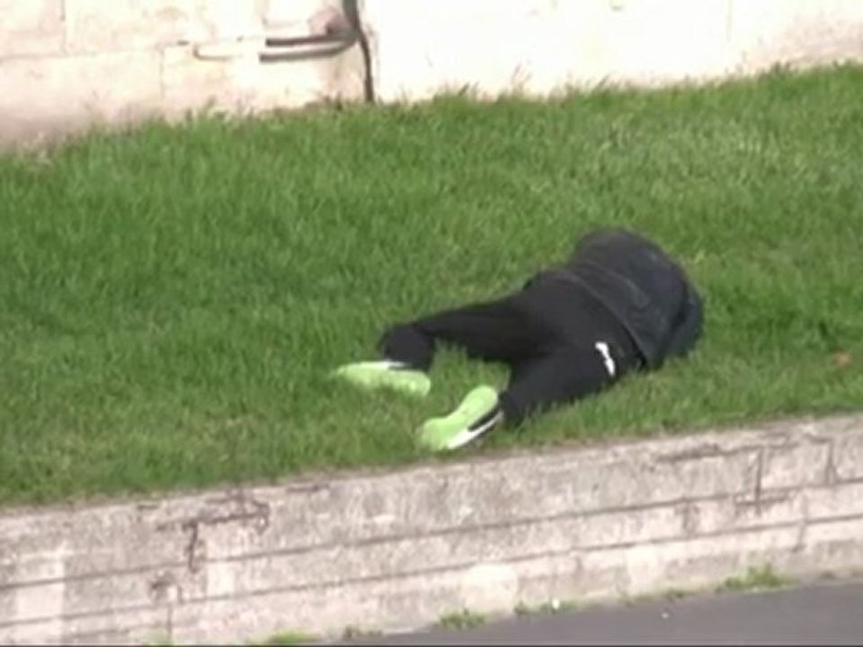 non assistance (à spectateur en détresse)