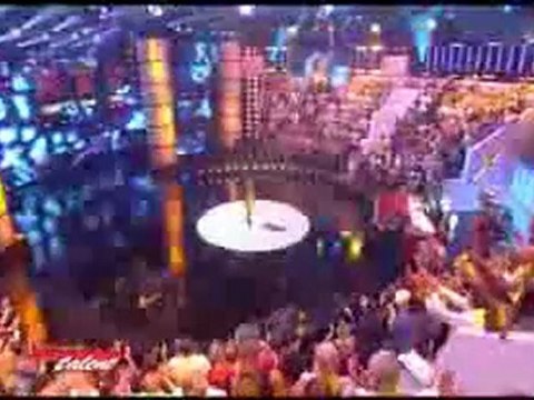 caroline costa chante titanic