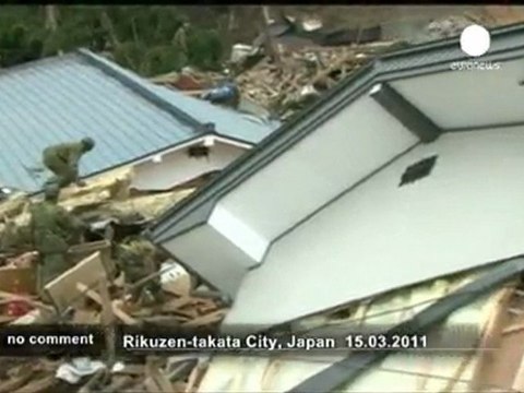 Japan: survivors search for hope among the... - no comment