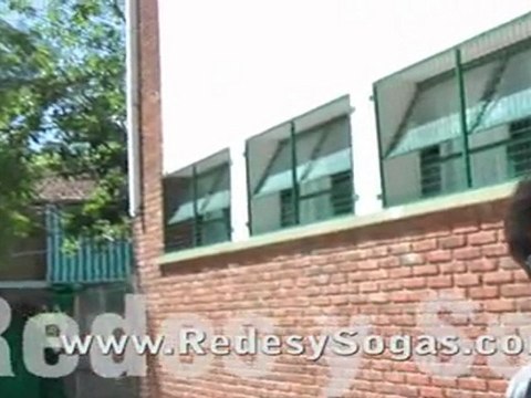 Techo y protecciones de red para futbol tenis