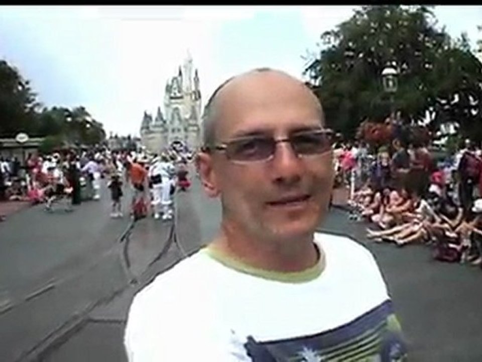 Parade de jour à Walt Disney World en Floride- Voyage  en famille à Disney