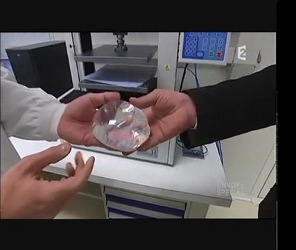 Prothèses mammaires - les femmes objets du féminisme - (2)